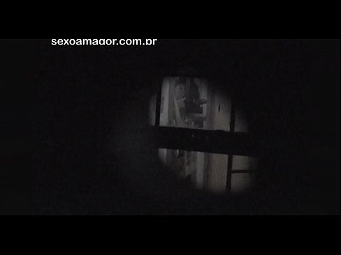 ❤️ Blondie wird heimlich von einem Voyeur aus der Nachbarschaft gefilmt, der sich hinter Hohlblocksteinen versteckt ️ Sluts bei uns ﹏